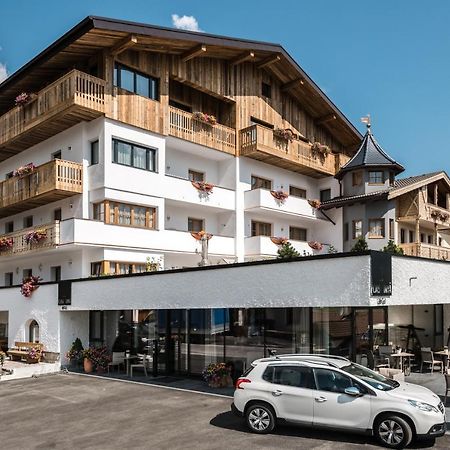 Hotel Ciasa Tama ラ・ヴィッラ エクステリア 写真
