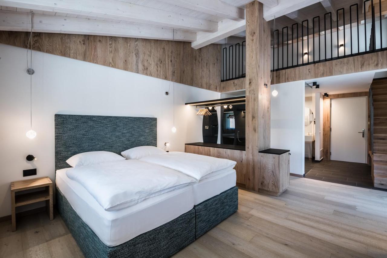 Hotel Ciasa Tama ラ・ヴィッラ エクステリア 写真