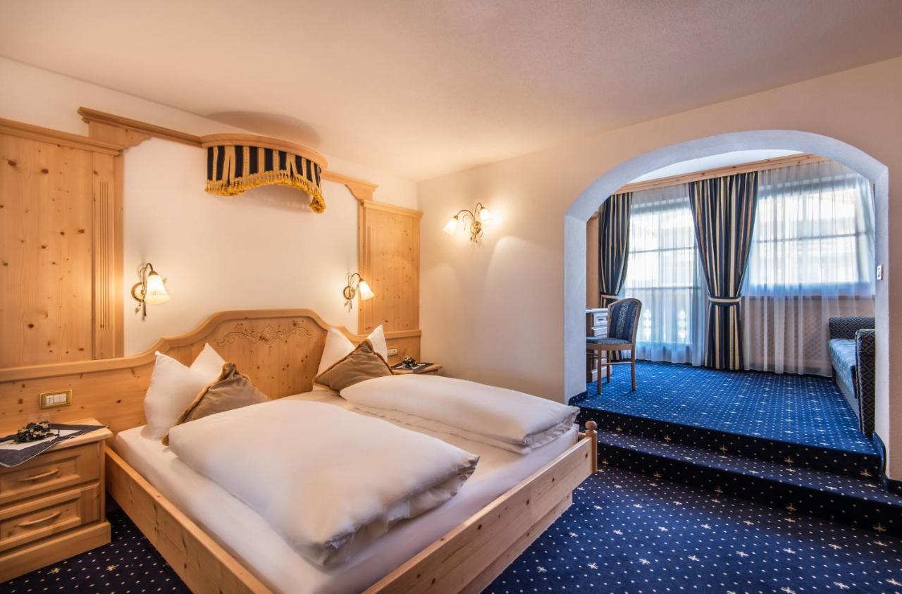 Hotel Ciasa Tama ラ・ヴィッラ エクステリア 写真