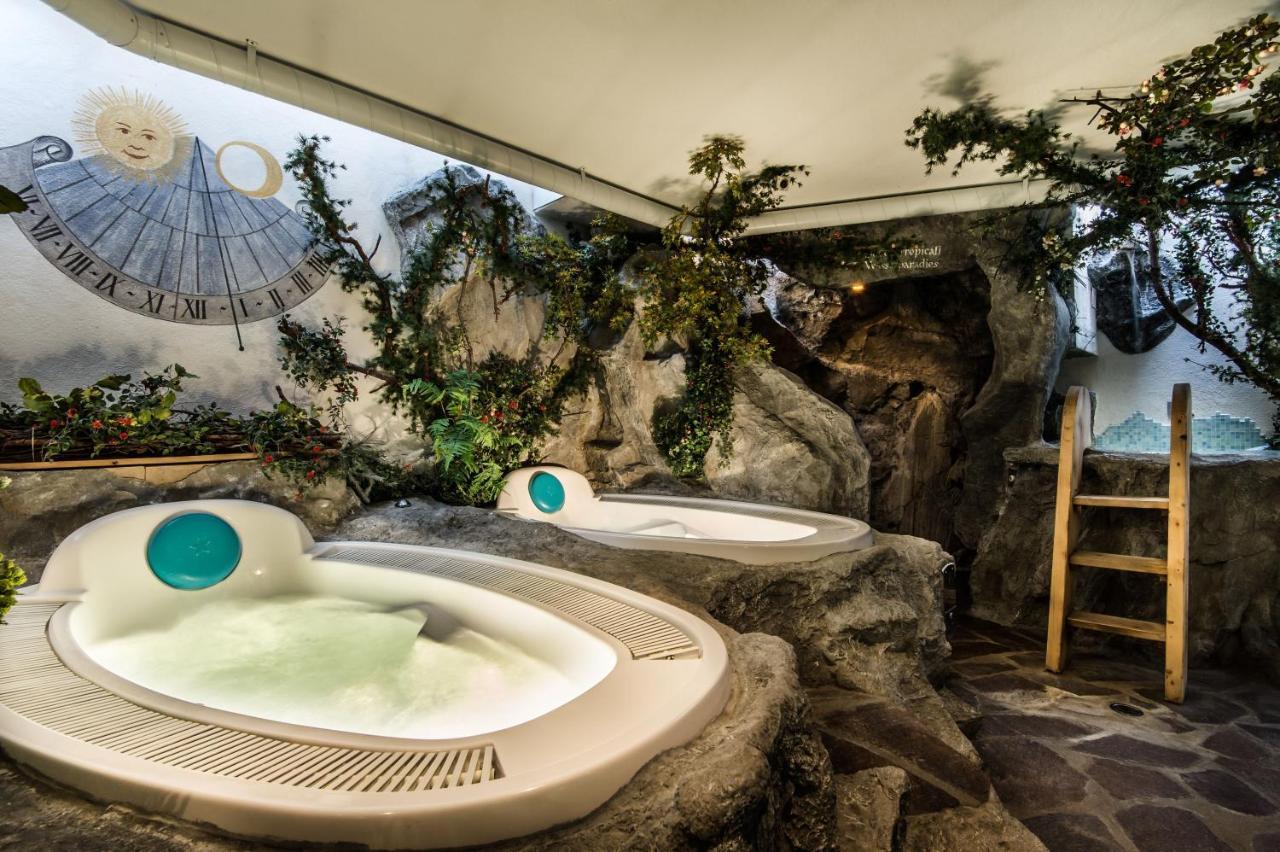 Hotel Ciasa Tama ラ・ヴィッラ エクステリア 写真