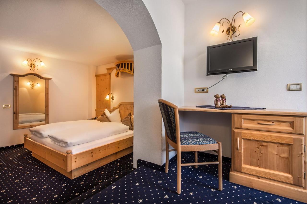 Hotel Ciasa Tama ラ・ヴィッラ エクステリア 写真